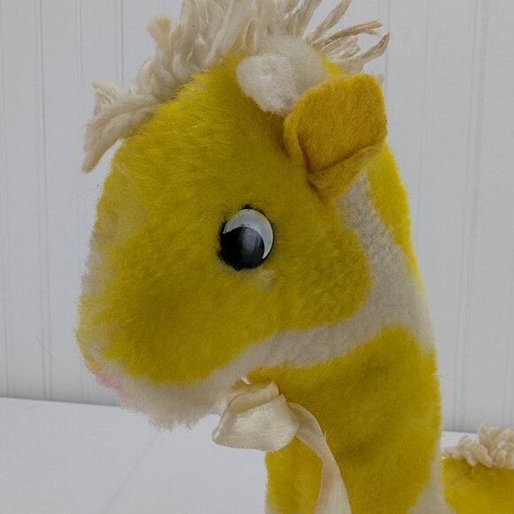 Vintage Eden Yellow Giraffe Musical Plush Windup Stuffed Animal 9.5" Not Working - Picture 2 of 14
